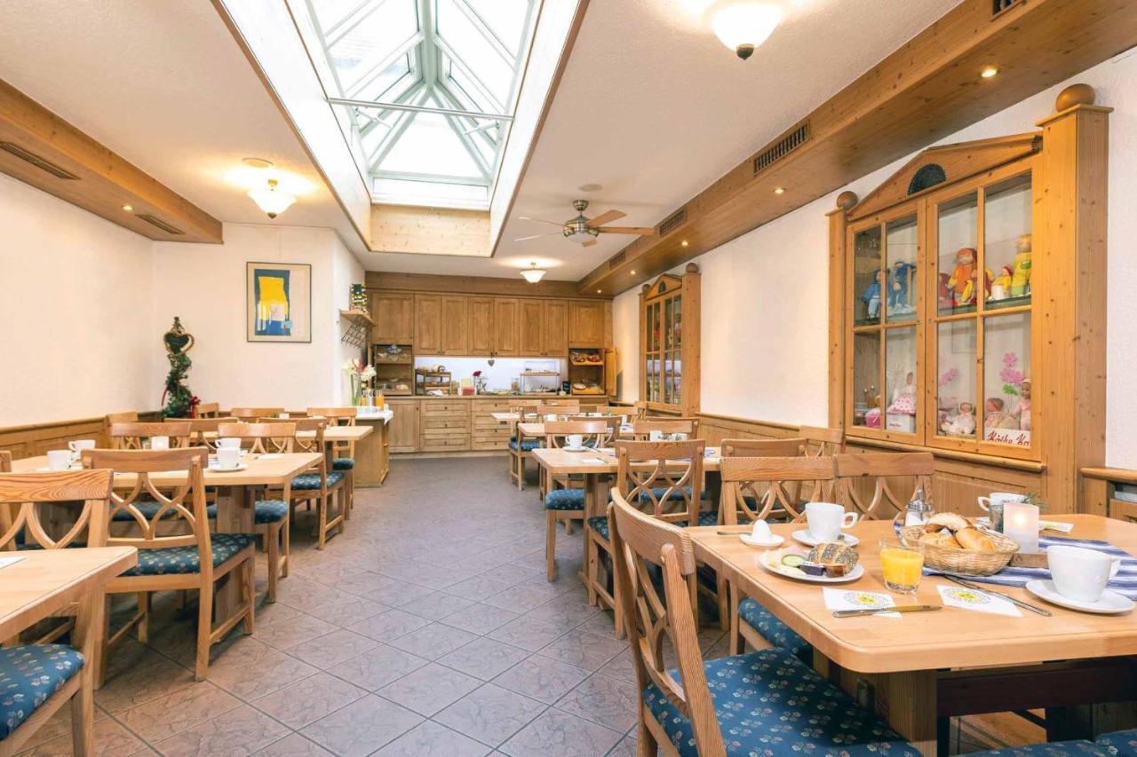 Hotel Restaurant Goldener Hirsch Donauwörth Eksteriør billede