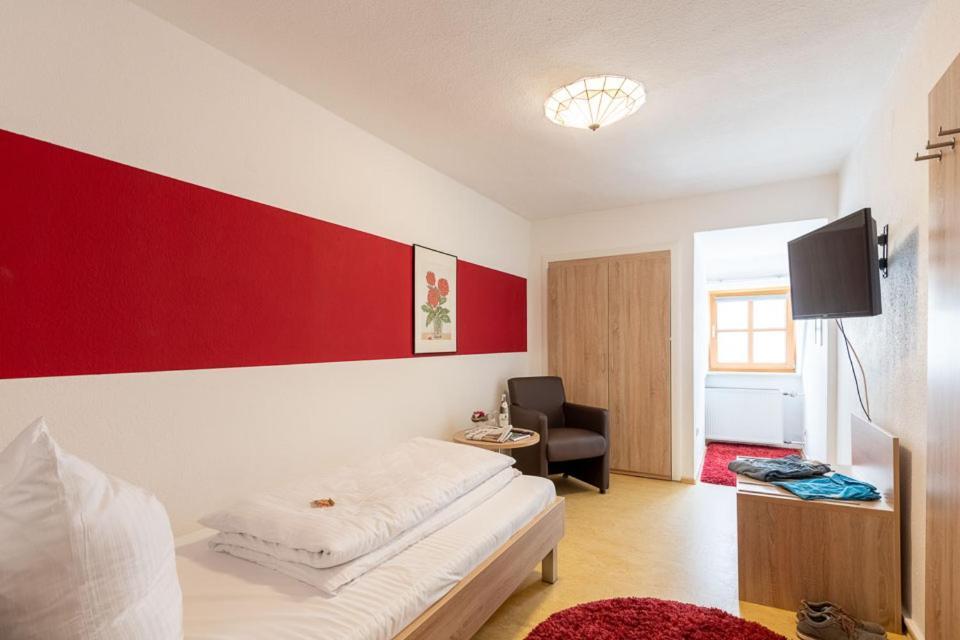 Hotel Restaurant Goldener Hirsch Donauwörth Eksteriør billede